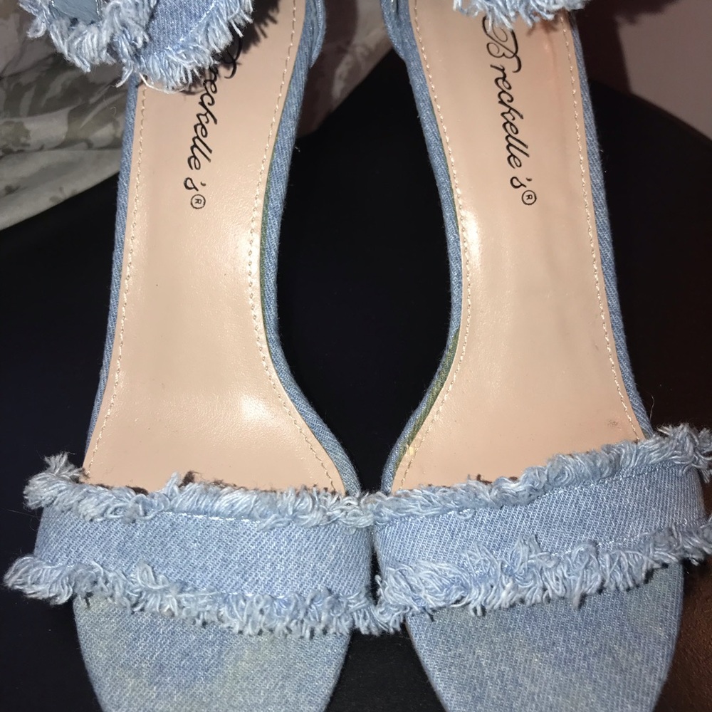 Heels - Picture 5 of 5